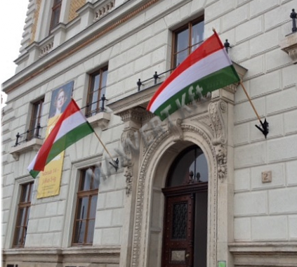 fali zászlótartó kovácsolt vasból felszerelve felszerelt fali zászlótartó